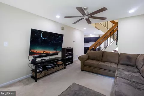 2114 Cartwright Pl, Reston, VA 20191 photo 12