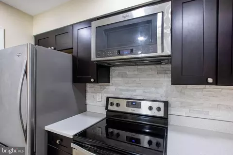 2114 Cartwright Pl, Reston, VA 20191 photo 24