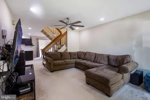 2114 Cartwright Pl, Reston, VA 20191 photo 10