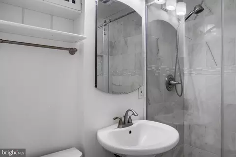 2114 Cartwright Pl, Reston, VA 20191 photo 7
