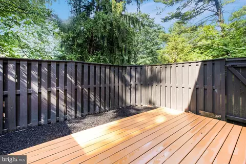 2114 Cartwright Pl, Reston, VA 20191 photo 57