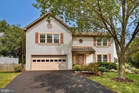 4435 Woods Edge Ct, Chantilly, VA 20151