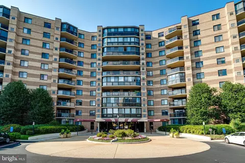 8380 Greensboro Dr #119, Mclean, VA 22102