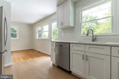7313 Lamar Dr, Springfield, VA 22150 photo 10
