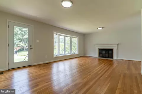 7313 Lamar Dr, Springfield, VA 22150 photo 14