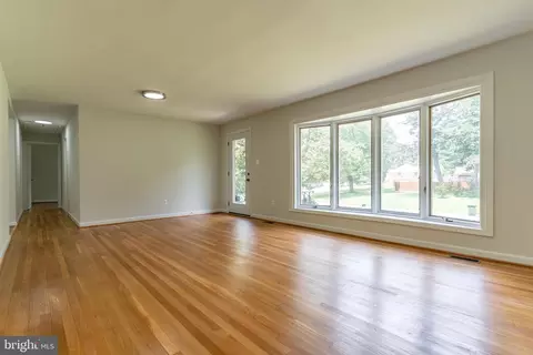 7313 Lamar Dr, Springfield, VA 22150 photo 13