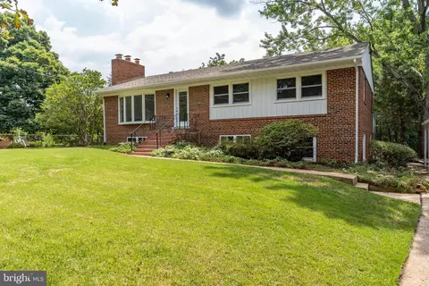 7313 Lamar Dr, Springfield, VA 22150 photo 2