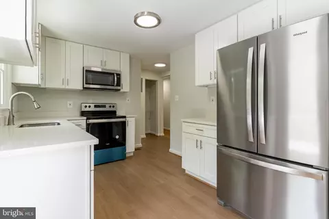 7313 Lamar Dr, Springfield, VA 22150 photo 5