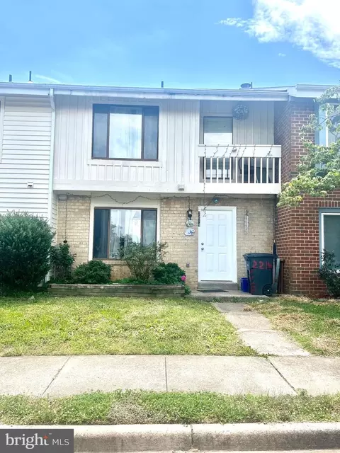 2214 Frear Pl, Herndon, VA 20170