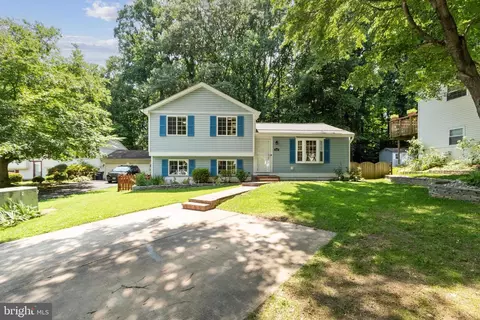 8409 Rainbow Bridge Ln, Springfield, VA 22153
