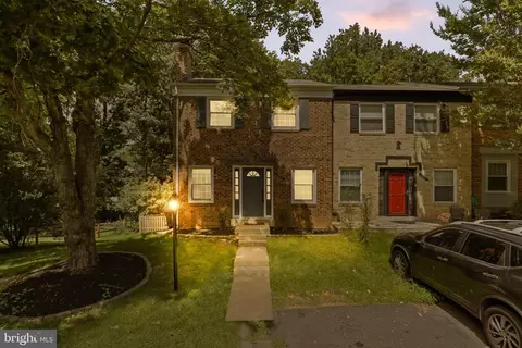 14888 Lambeth Sq, Centreville, VA 20120