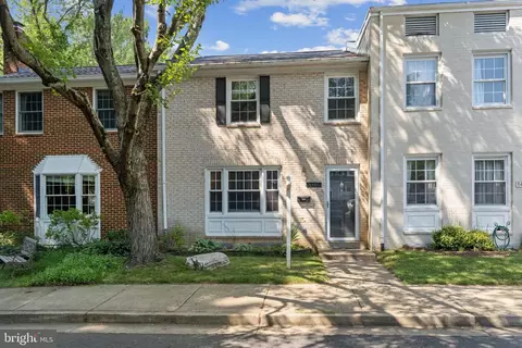 8410 Thompson Rd, Annandale, VA 22003