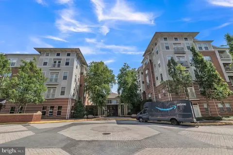 9480 Virginia Center Blvd #338, Vienna, VA 22181