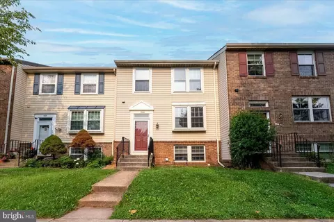 13310 Hound Run Dr, Fairfax, VA 22033
