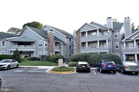 13085 Autumn Woods Way #306, Fairfax, VA 22033
