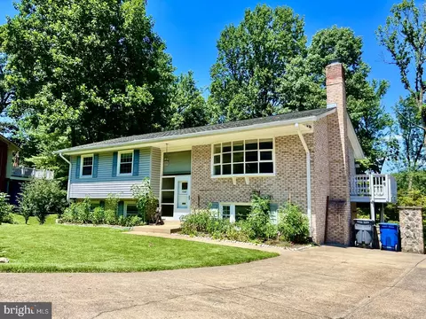 7208 Masonville Dr, Annandale, VA 22003