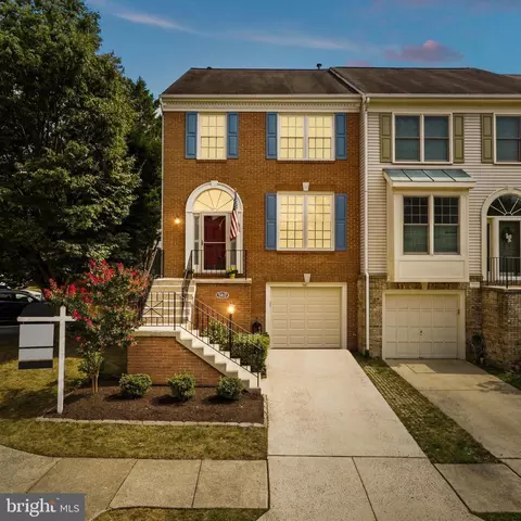 5817 Appleford Dr, Alexandria, VA 22315