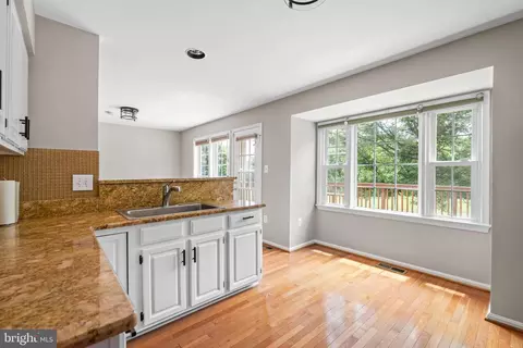 9357 Peter Roy Ct, Burke, VA 22015 photo 8