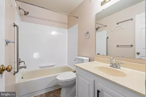 9357 Peter Roy Ct, Burke, VA 22015 photo 18