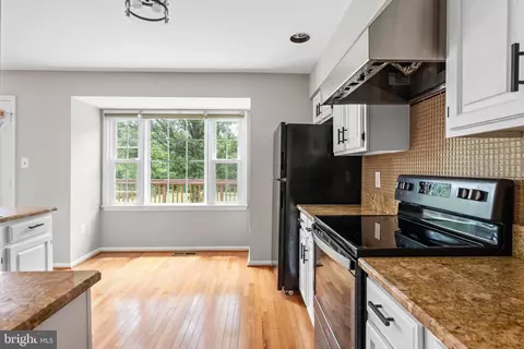 9357 Peter Roy Ct, Burke, VA 22015 photo 7