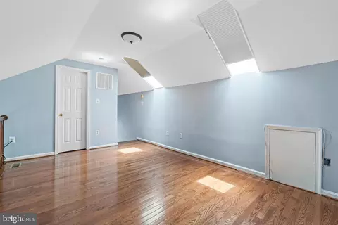 9357 Peter Roy Ct, Burke, VA 22015 photo 17