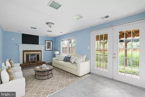 9357 Peter Roy Ct, Burke, VA 22015 photo 5
