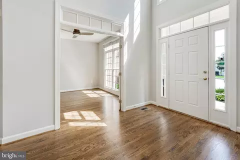 7301 Laurel Creek Ct, Springfield, VA 22150 photo 4