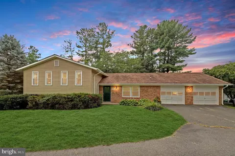 4330 Roberts Ave, Annandale, VA 22003