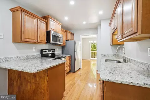 2036 Chadds Ford Dr, Reston, VA 20191 photo 8