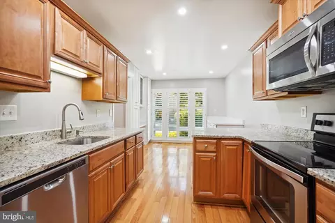 2036 Chadds Ford Dr, Reston, VA 20191 photo 6