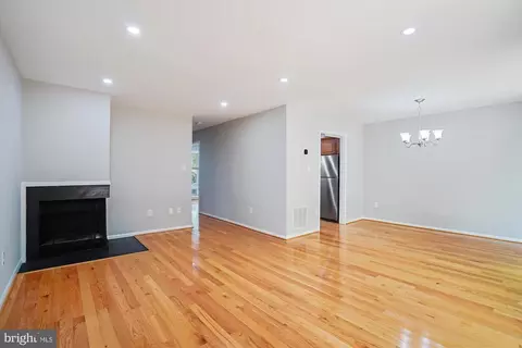 2036 Chadds Ford Dr, Reston, VA 20191 photo 13