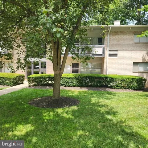 7728 Donnybrook Ct #103, Annandale, VA 22003