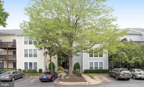10052 Oakton Terrace Rd, Oakton, VA 22124