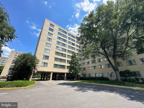 6631 Wakefield Dr #912, Alexandria, VA 22307