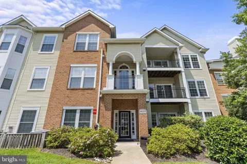 4135 Fountainside Ln #304, Fairfax, VA 22030