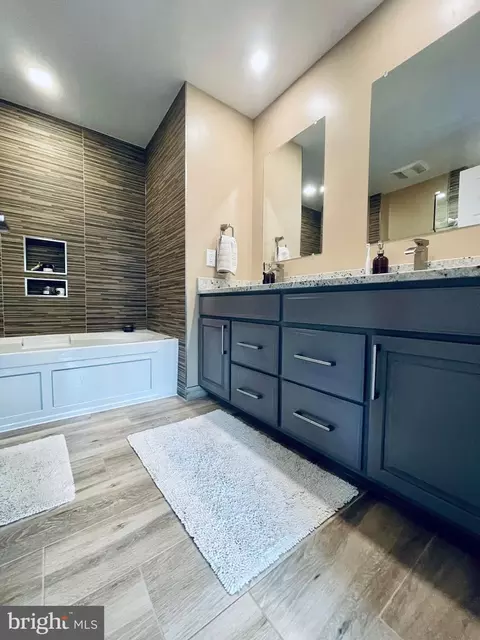 7203 Squirrel Run Ct, Springfield, VA 22152 photo 9
