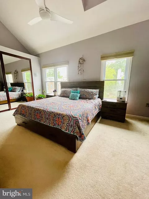 7203 Squirrel Run Ct, Springfield, VA 22152 photo 8