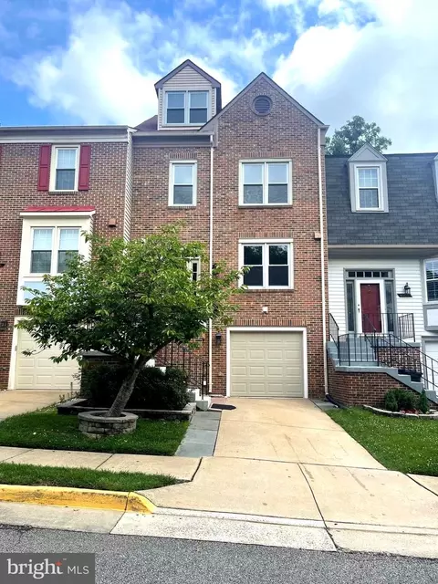 7203 Squirrel Run Ct, Springfield, VA 22152