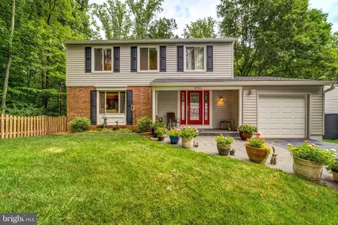 8284 Morning Dew Ct, Springfield, VA 22153