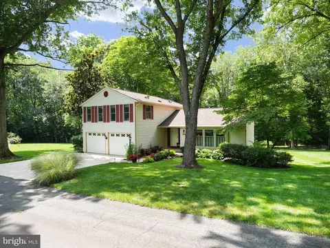 7590 Vogels Way, Springfield, VA 22153 photo 2