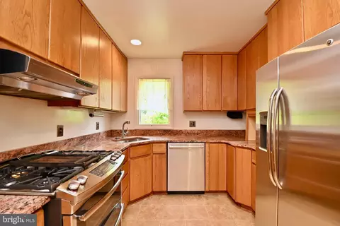 7821 Greeley Blvd, Springfield, VA 22152 photo 11