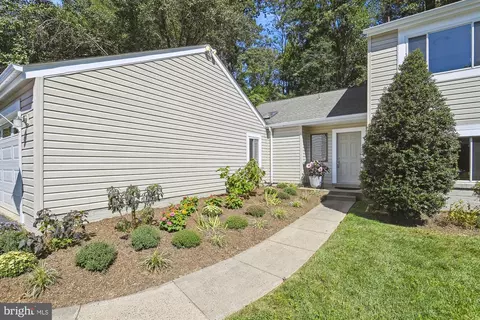 11706 Riders Ln, Reston, VA 20191 photo 2