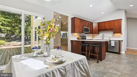 11706 Riders Ln, Reston, VA 20191 photo 3