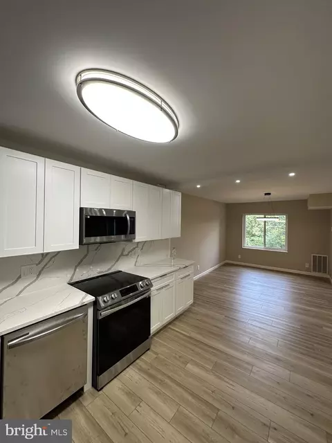 8380 Greensboro Dr #124, Mclean, VA 22102