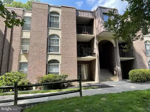8304 Tobin Rd #12, Annandale, VA 22003