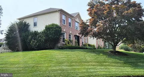 4517 Hazelnut Ct, Chantilly, VA 20151 photo 4