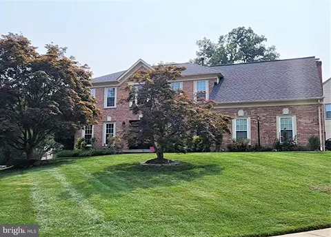 4517 Hazelnut Ct, Chantilly, VA 20151 photo 2