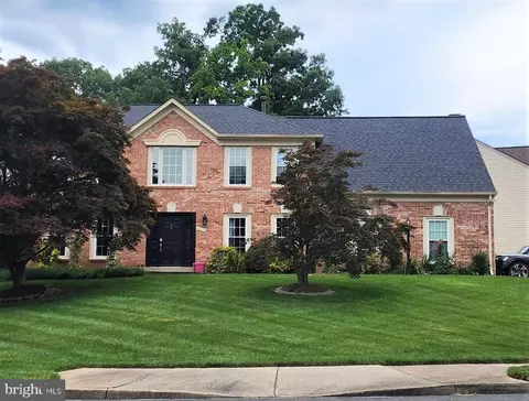 4517 Hazelnut Ct, Chantilly, VA 20151 photo 3