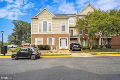 6350 Hawk View Ct #69, Alexandria, VA 22312