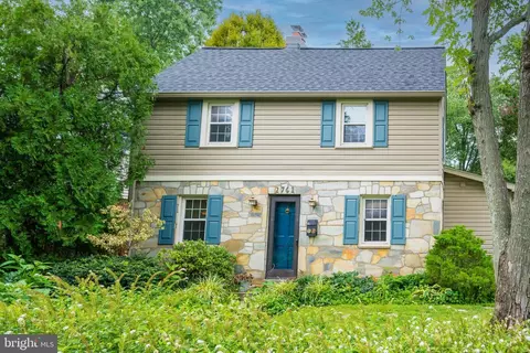 2761 Summerfield Rd, Falls Church, VA 22042
